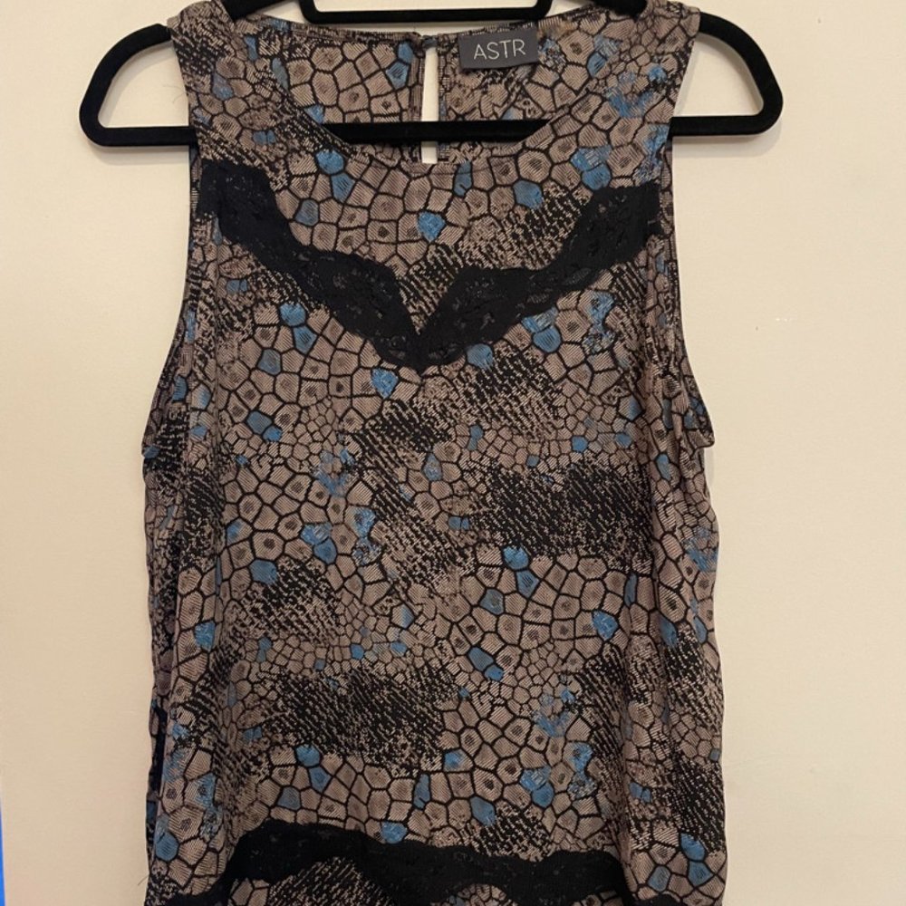 ASTR Patterned Tank with Lace Detail